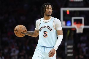 赛事直播-卡斯尔：大学时更多靠身体素质防守 现在学会了解对手的习惯动作