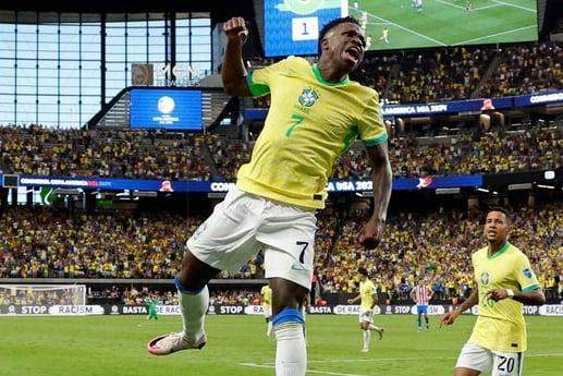 赛事直播-维尼修斯梅开 萨维奥处子球 巴西4比1大胜巴拉圭