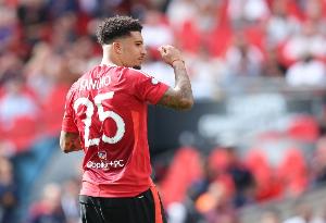 官方赛事平台-大概率离队？英媒：曼联更衣室认为桑乔能力不足以效力曼联