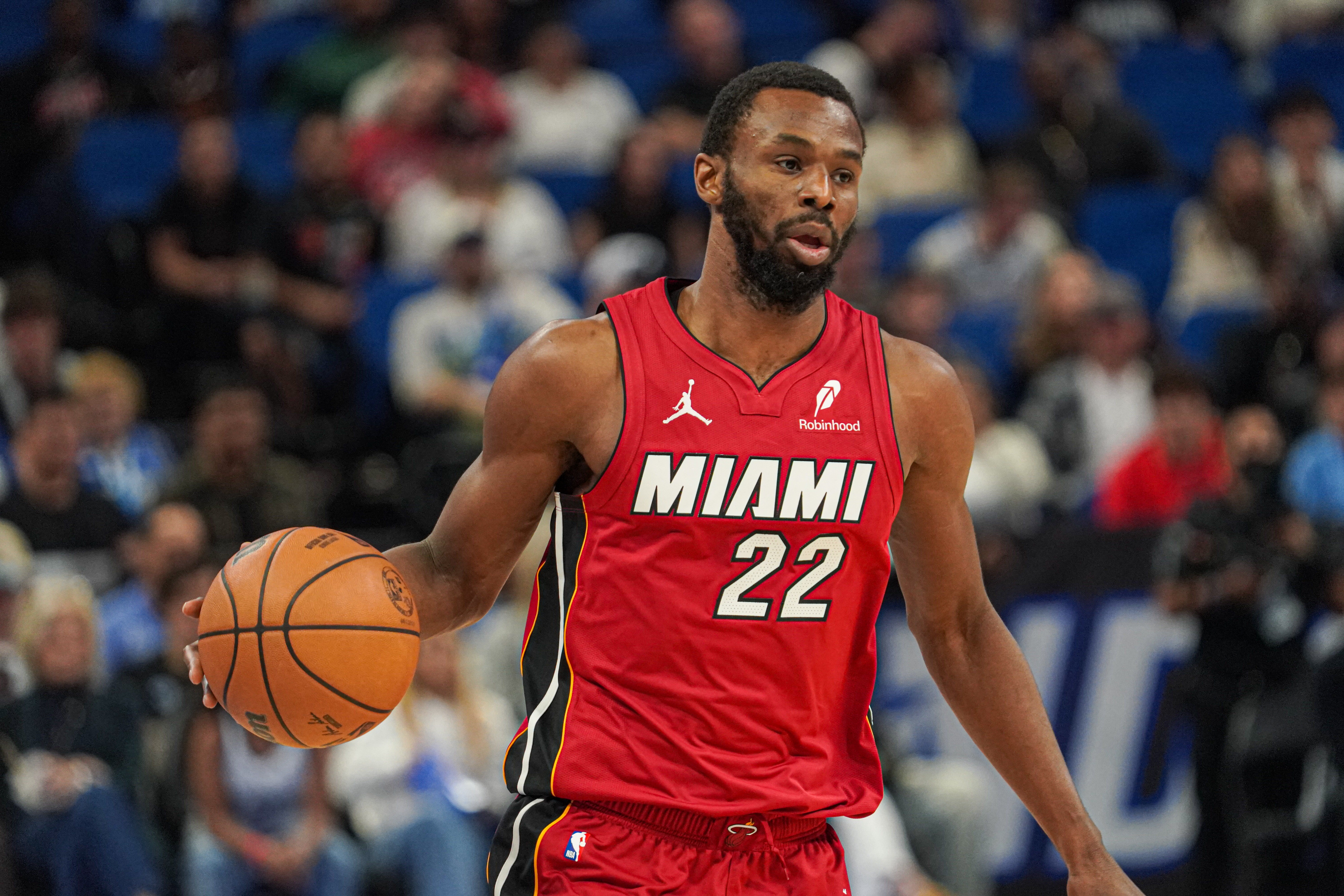 鲍威尔：维金斯进攻端彻底放开了 我们需要他更有侵略性主动出击